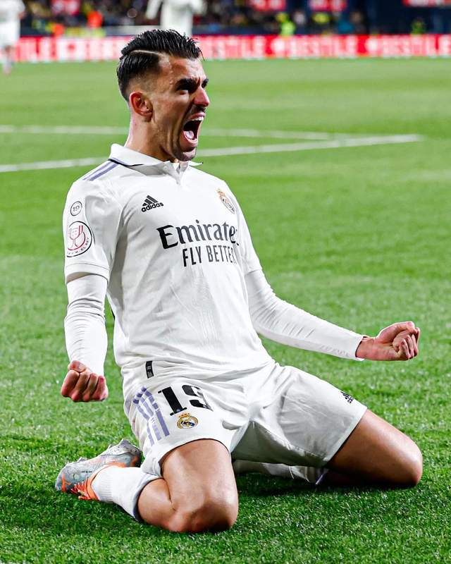 拜登称差点在辩论时睡着