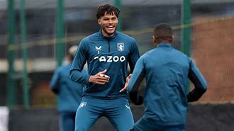 阿斯顿维拉训练开放日，赛前调整名单引欢呼，法国杯在即，数据趋势出现新变化